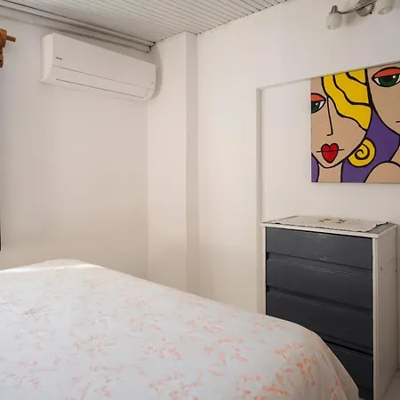 Διαμέρισμα Central, Cozy, 15 Min Walk To The Beach, Fast Wi-fi, Free Parking, 4ppl Αλικαρνασσός