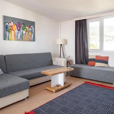 Central, Cozy, 15 Min Walk To The Beach, Fast Wi-fi, Free Parking, 4ppl Apartman