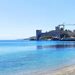 Appartement Central, Cozy, 15 Min Walk To The Beach, Fast Wi-fi, Free Parking, 4ppl