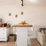 Appartement Central, Cozy, 15 Min Walk To The Beach, Fast Wi-fi, Free Parking, 4ppl Bodrum
