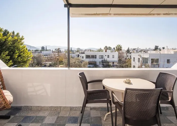 Central, Cozy, 15 Min Walk To The Beach, Fast Wi-fi, Free Parking, 4ppl