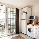 Appartement Central, Cozy, 15 Min Walk To The Beach, Fast Wi-fi, Free Parking, 4ppl