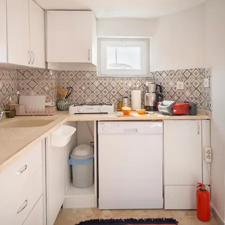 Central, Cozy, 15 Min Walk To The Beach, Fast Wi-fi, Free Parking, 4ppl Apartment Bodrum
