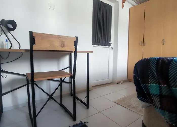 Lejlighed Central, Cozy, 15 Min Walk To The Beach, Fast Wi-fi, Free Parking, 4ppl *