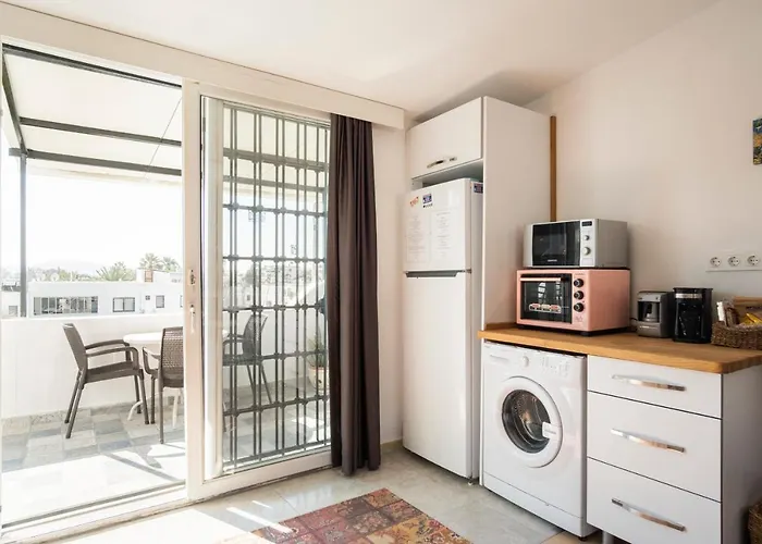 Διαμέρισμα Central, Cozy, 15 Min Walk To The Beach, Fast Wi-fi, Free Parking, 4ppl