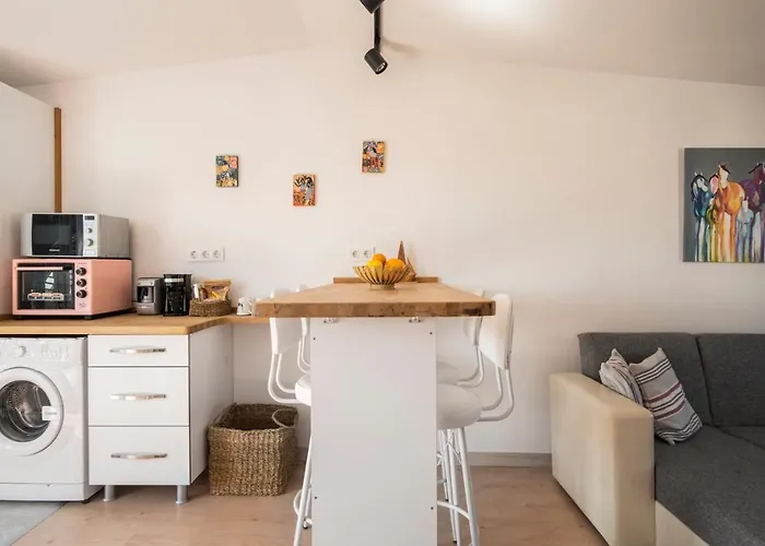 Διαμέρισμα Central, Cozy, 15 Min Walk To The Beach, Fast Wi-fi, Free Parking, 4ppl Αλικαρνασσός