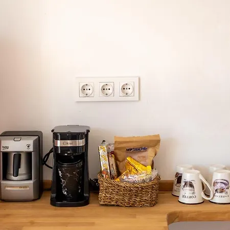 شقة Central, Cozy, 15 Min Walk To The Beach, Fast Wi-fi, Free Parking, 4ppl بودروم